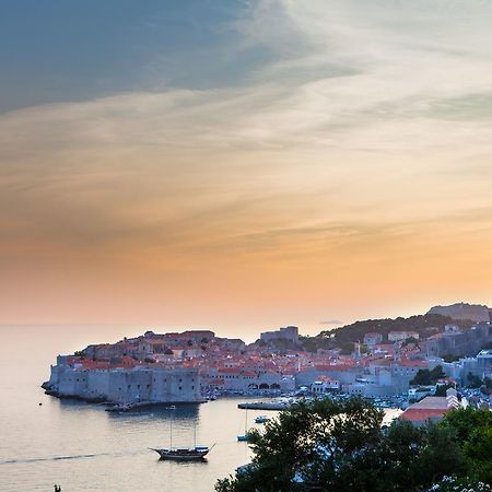 Apartment Dove With Sea View And Free Parking Dubrovnik Eksteriør bilde