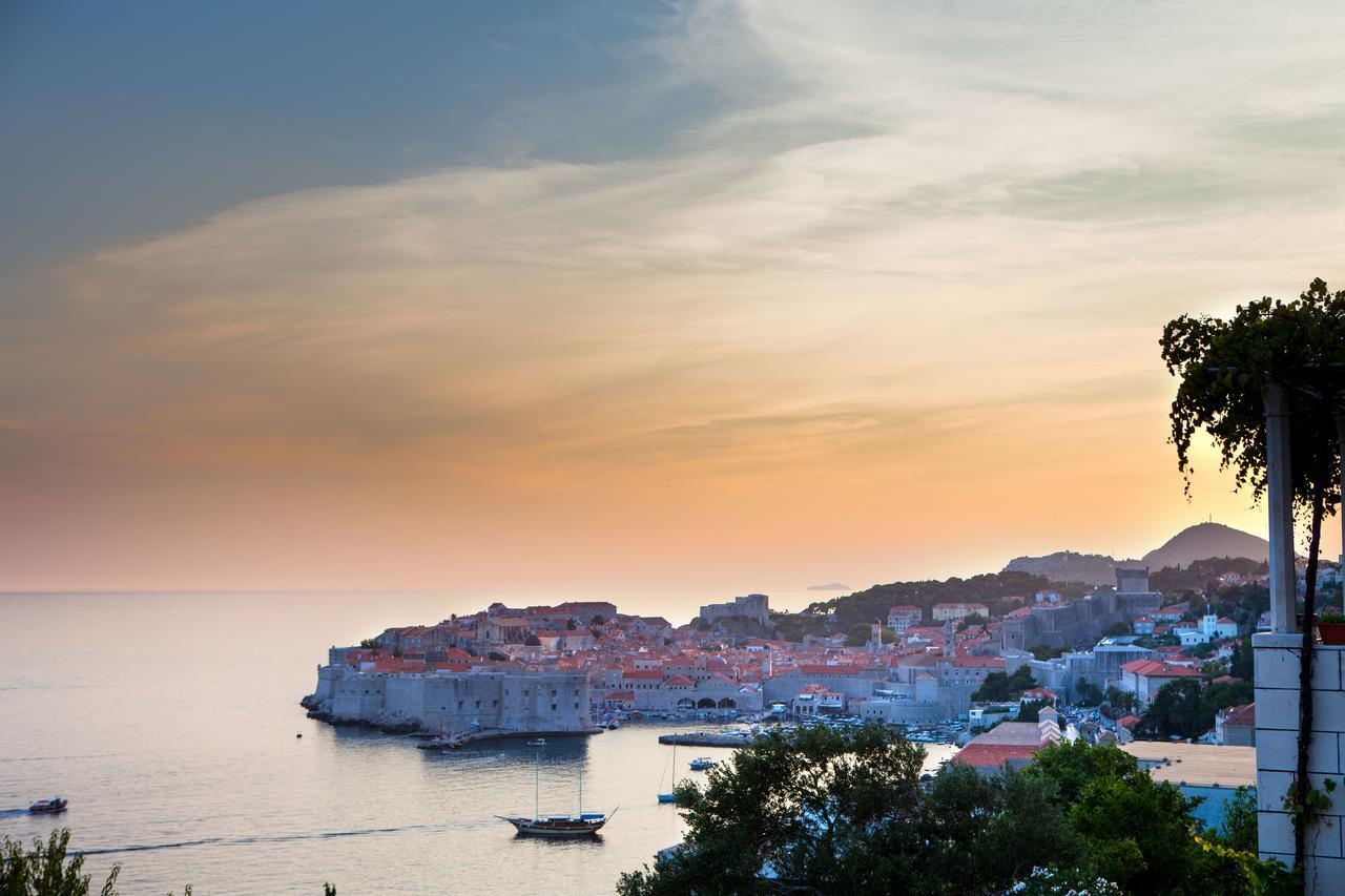 Apartment Dove With Sea View And Free Parking Dubrovnik Eksteriør bilde